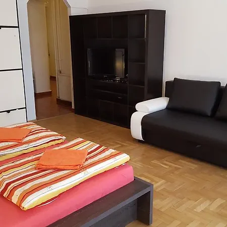 Apartment Boomerang Apartments *