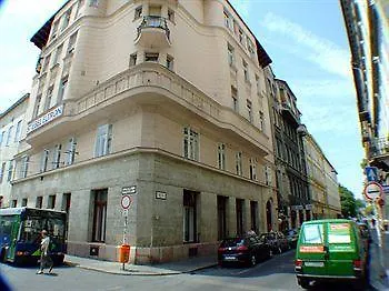 Apartment Boomerang Apartments *