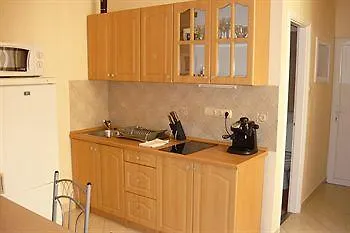 Boomerang Apartments *