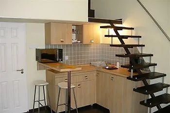 Boomerang Apartments