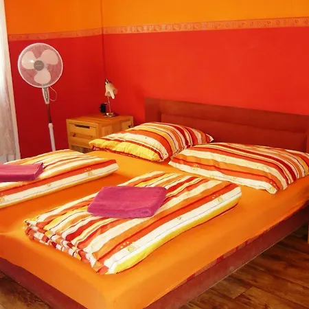 Boomerang Apartments Apartment